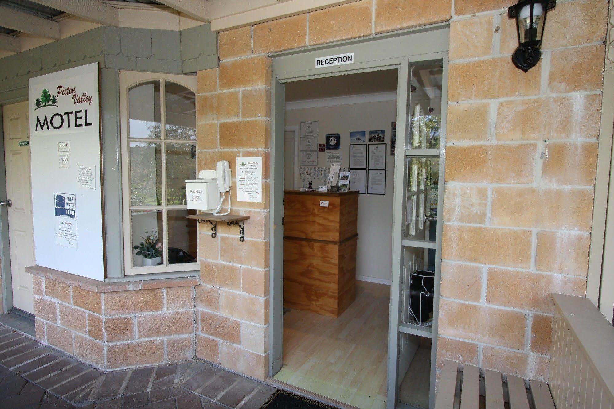 Picton Valley Motel Australia Bagian luar foto