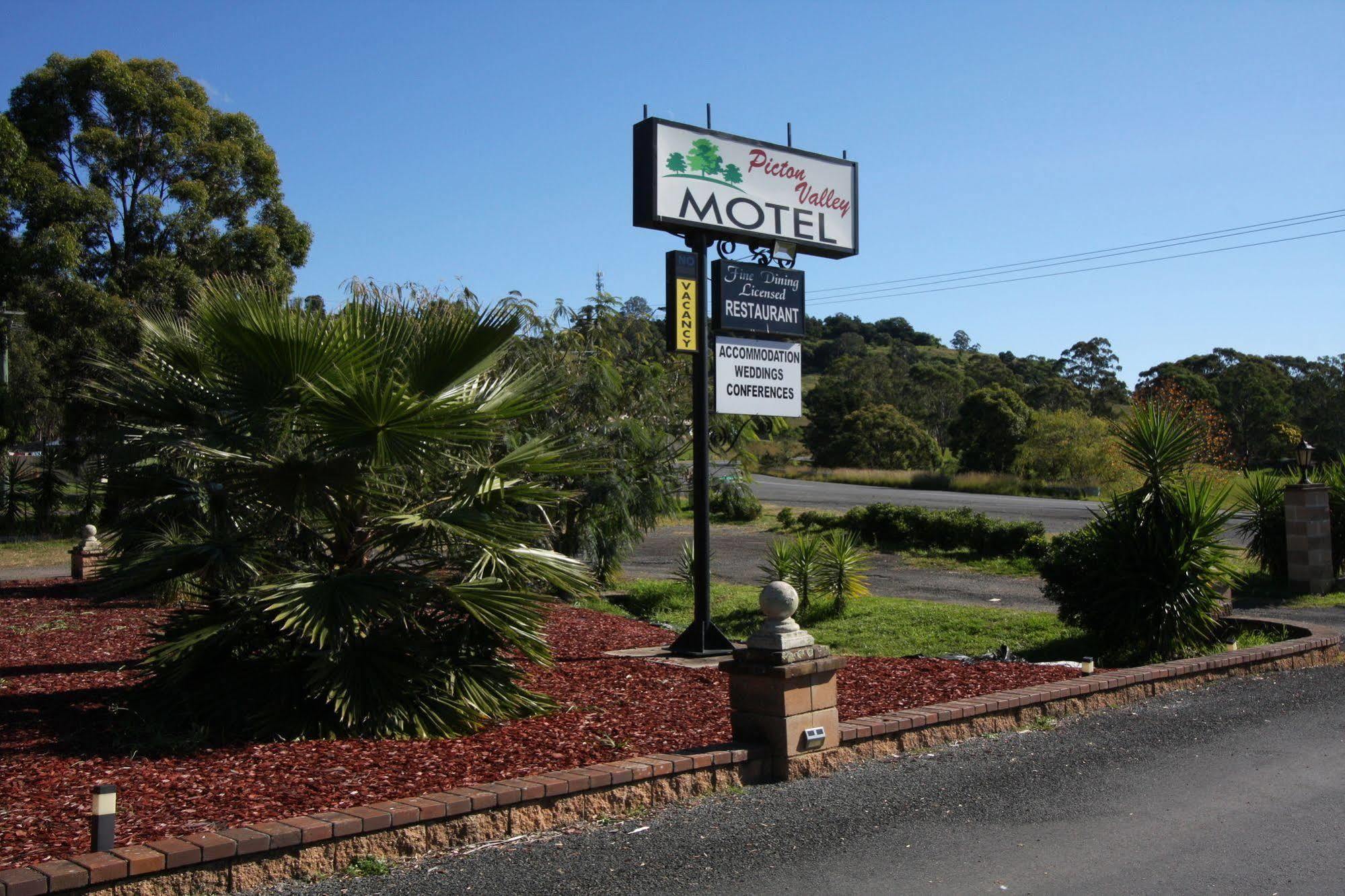 Picton Valley Motel Australia Bagian luar foto